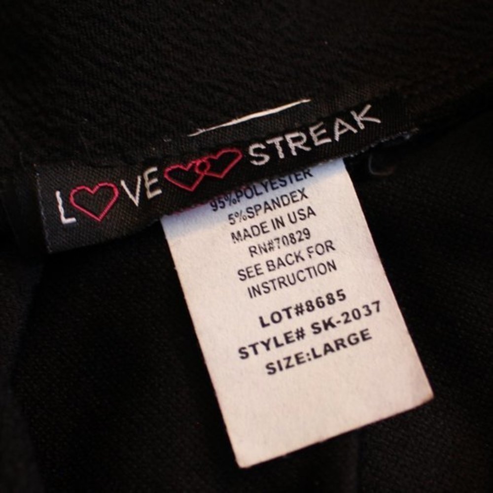 NWT LOVE Streak Black Pleated Short Skirt - Picture 2 of 3